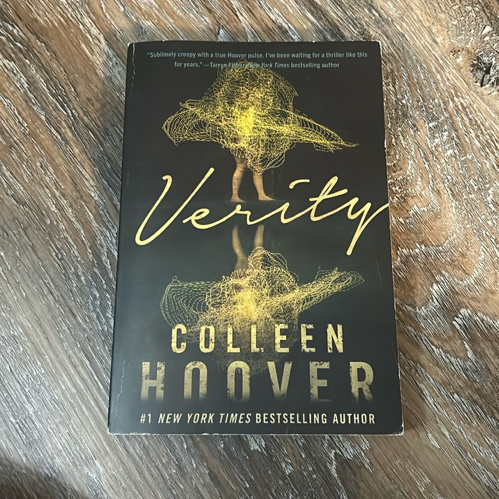 Verity By Colleen Hoover🟡